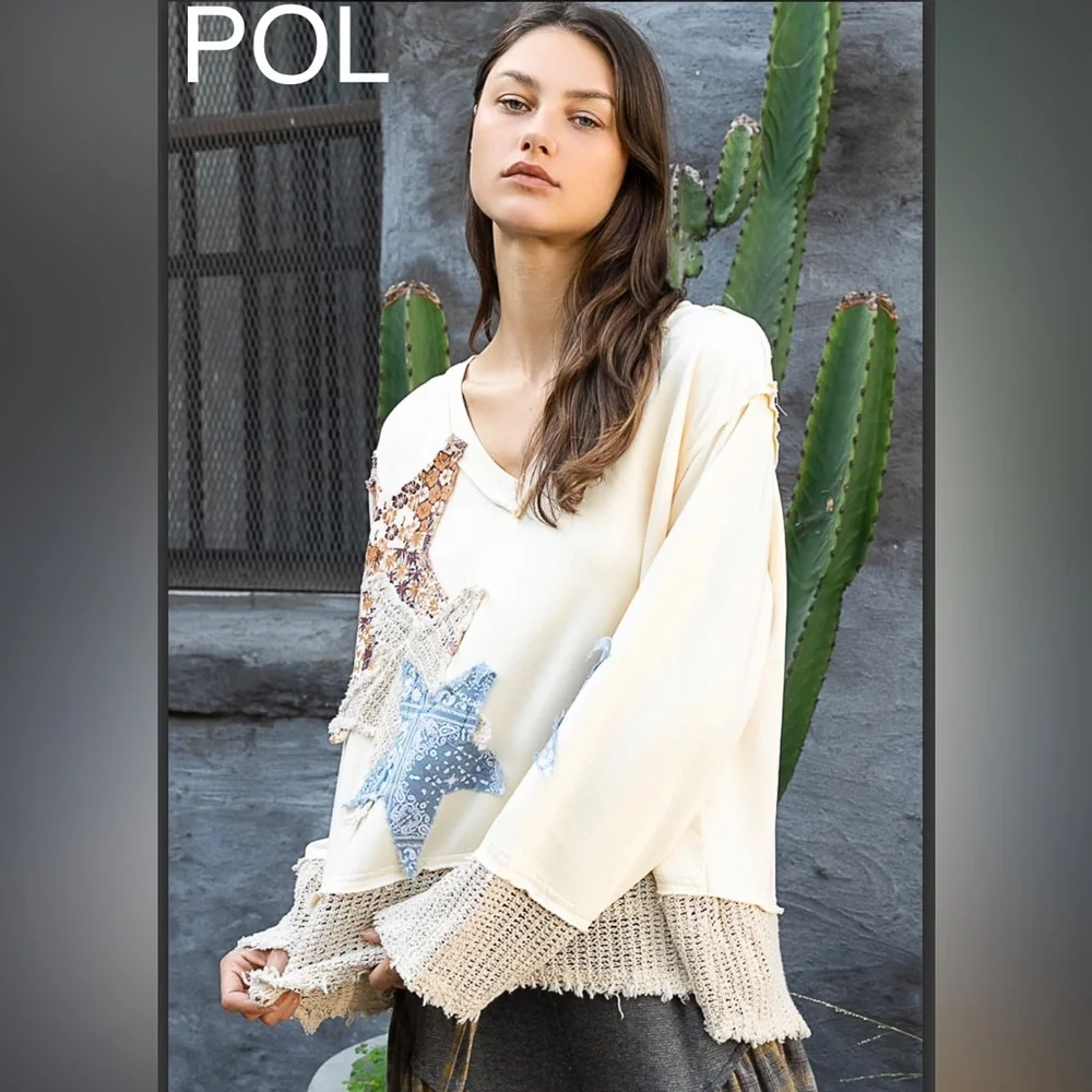 BP25💙🤍POL patchwork cream+blue v-neck in soft fabric w/on trend textural vibe - Picture 3 of 7